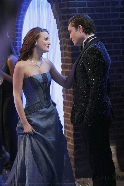 when do blair and chuck first start dating